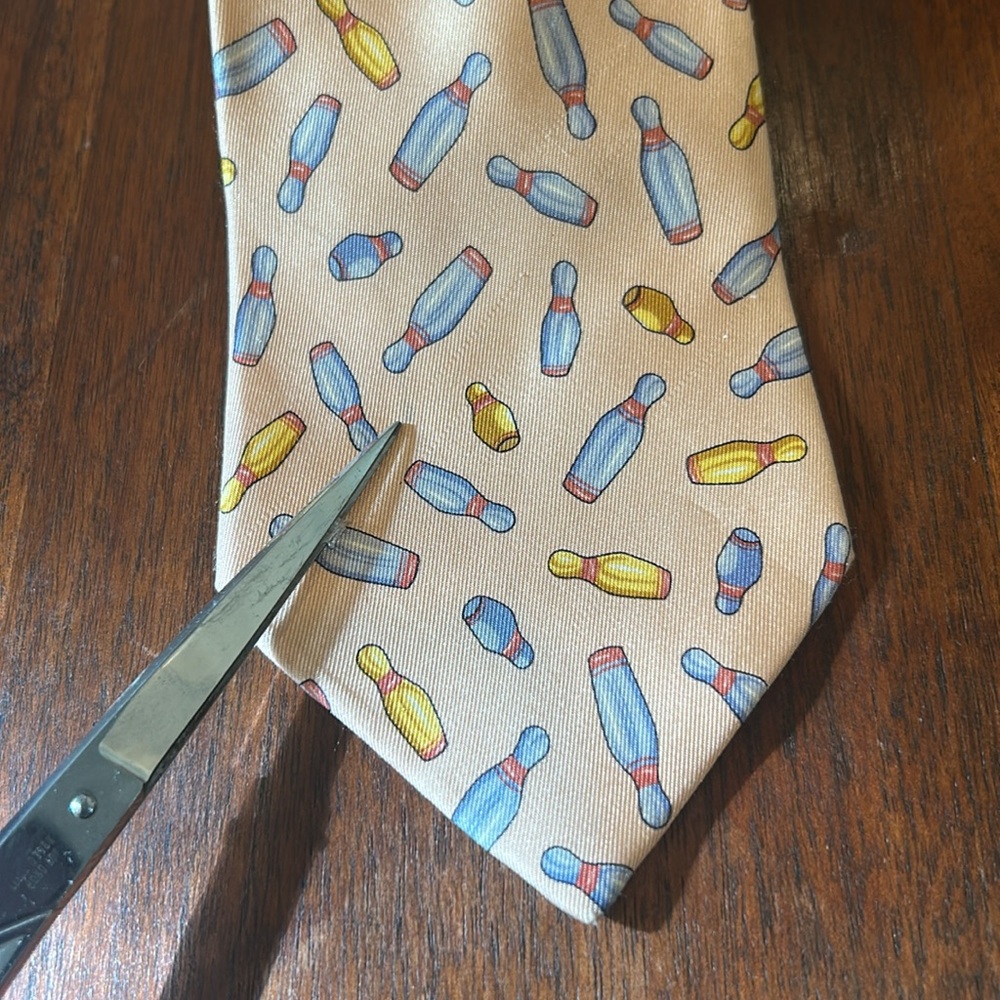 Gucci 100% Silk Bowling Pins Vintage Neck Tie Pink Blue - Picture 10 of 11
